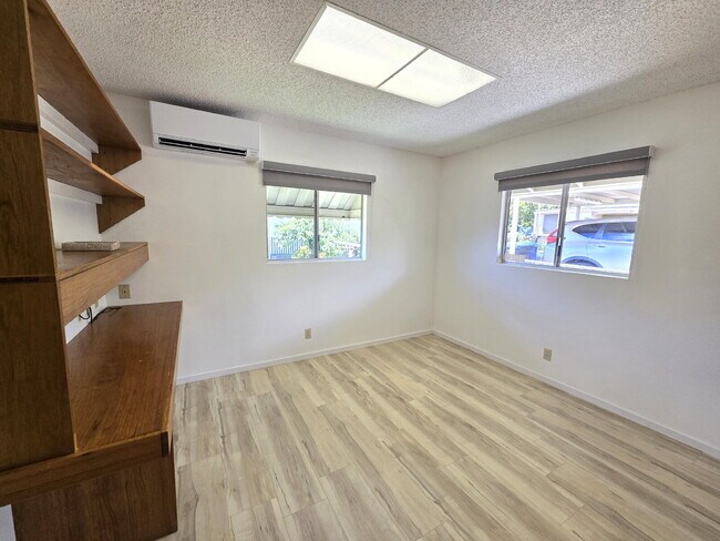 Building Photo - Renovated 2br/1ba Halawa Heights Cottage with Pearl Harbor Views!
