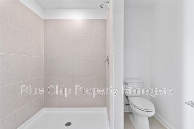 Building Photo - 5131 Magnolia Palm Dr