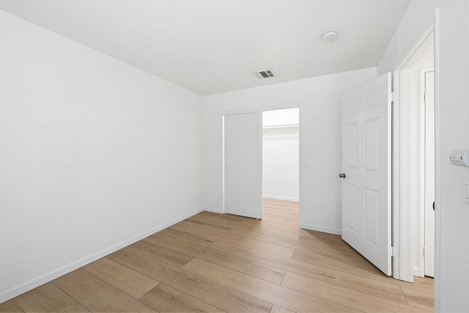 Building Photo - 4810 S La Brea Ave