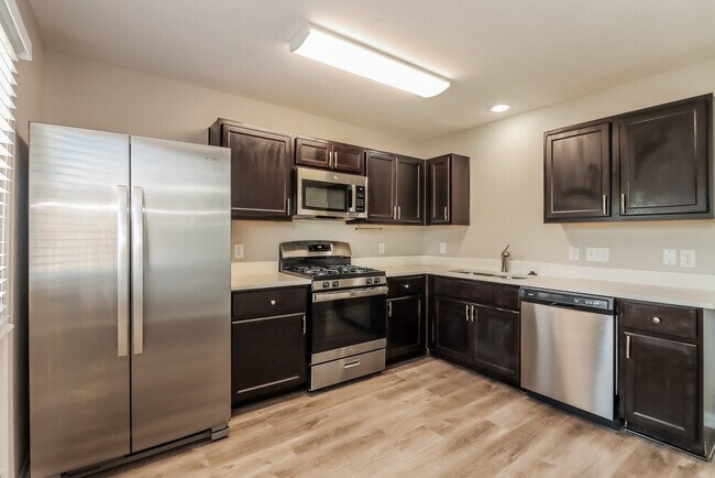 Building Photo - 3102 Same Way