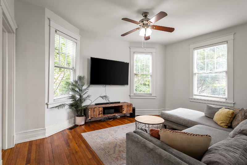 Building Photo - 2928 Hawthorne Ave