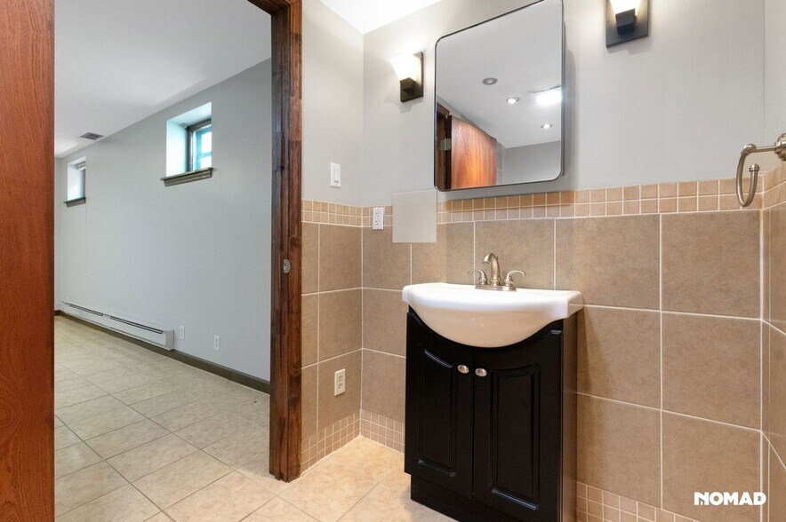 Building Photo - 139 Ladue Oaks Dr