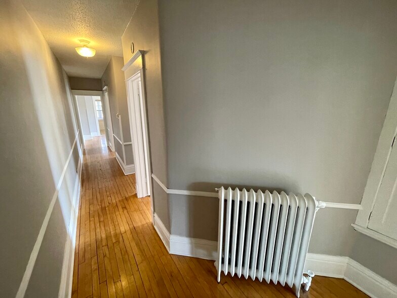 Building Photo - 1528 Iglehart AVe
