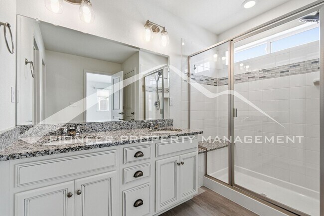 Building Photo - Gorgeous Home with Washer/Dryer and 2-Car Garage