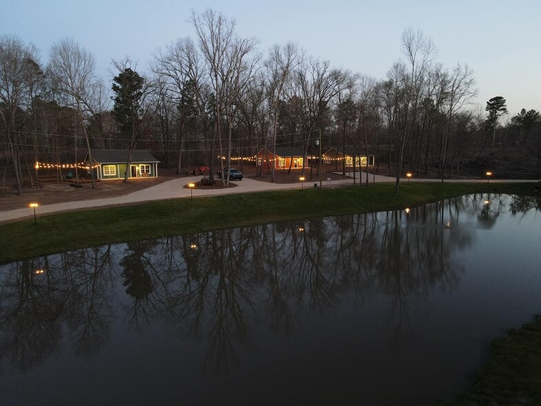 Quiet location with fishing pond - 330 Compound Dr