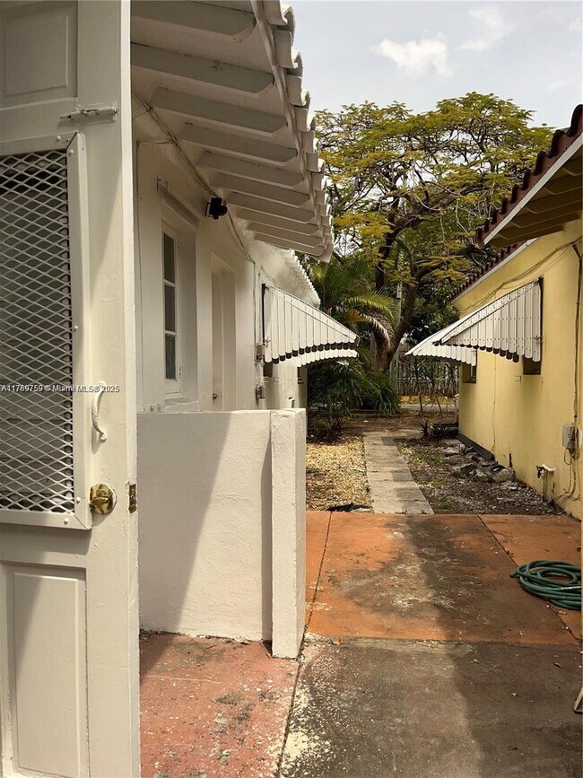 Building Photo - 2023 Taylor St