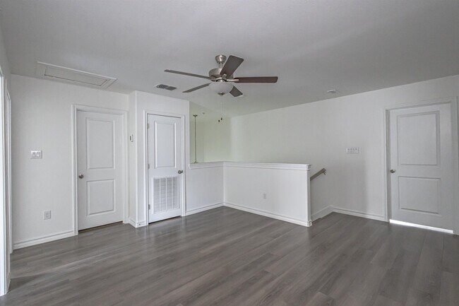 Building Photo - 9912 Kaspar Dr