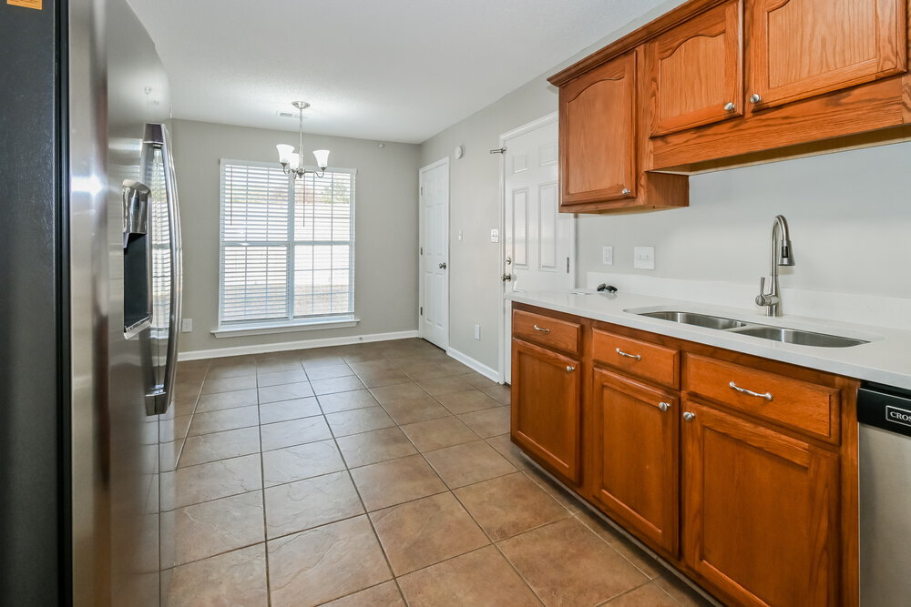 Building Photo - 6336 Sandbourne E