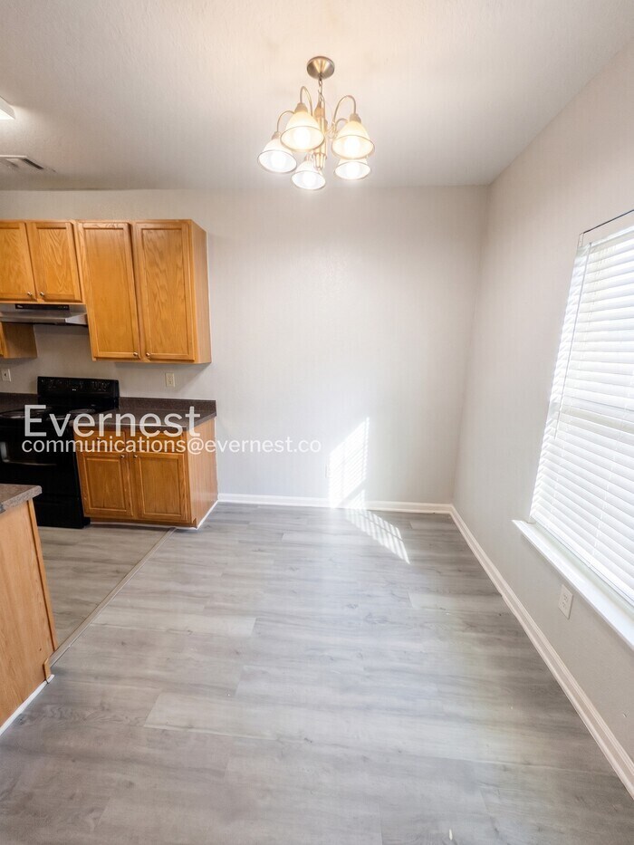 Building Photo - 7130 Brookview Way