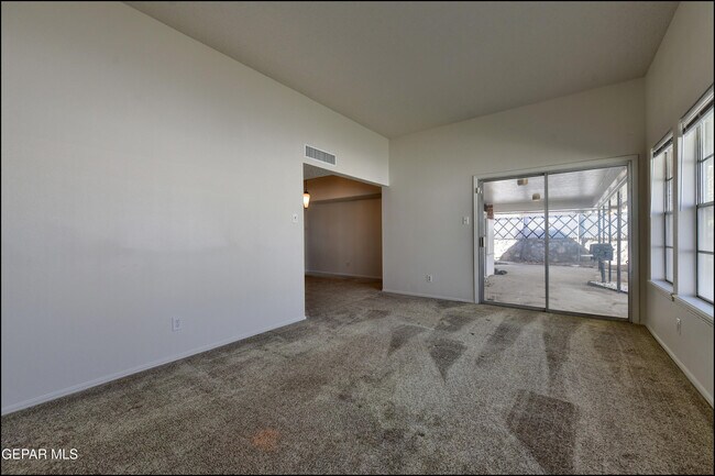 Building Photo - 3433 Clearview Ln