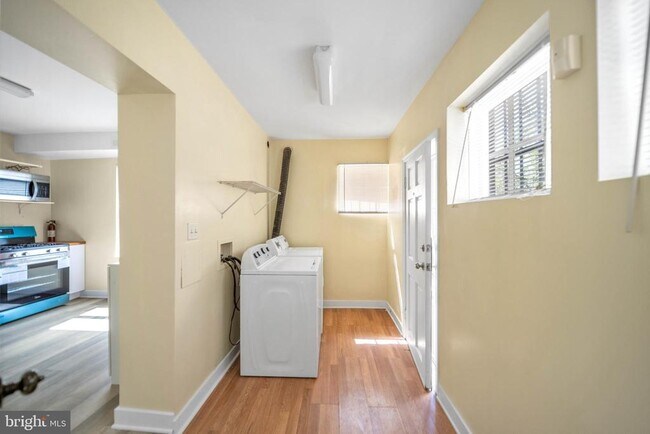 Building Photo - 2712 Sherman Ave NW