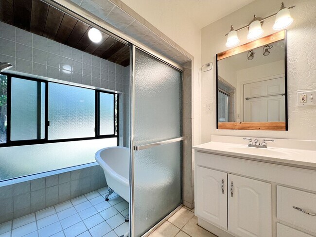 Building Photo - Vineyard-View Retreat with Bonus Room & Exceptional Outdoor Living