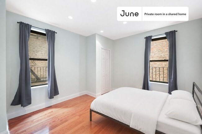 Building Photo - 23 E 109th St