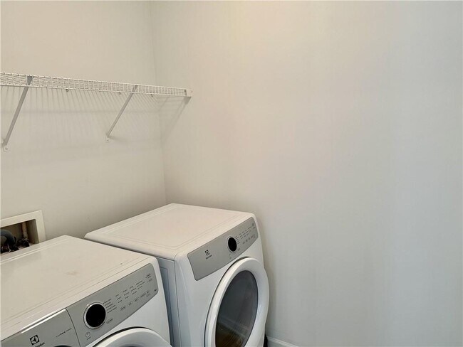 Building Photo - 3805 Alden Pl