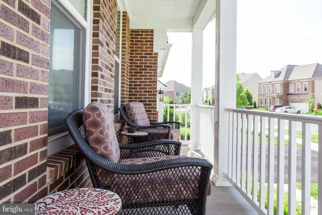 Building Photo - 42558 Stratford Landing Dr