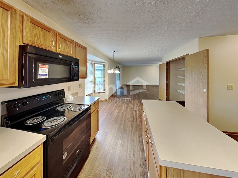 Building Photo - 5016 Scalton Pl