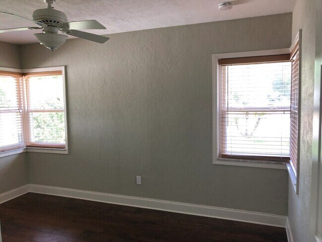 Building Photo - ** Move in Special $500 off your first months rent** WONDERFUL 4 Bedroom/3 Bathroom Home in the M...