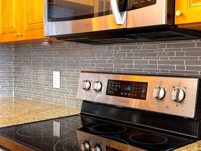 Building Photo - 2101 S Ocean Dr