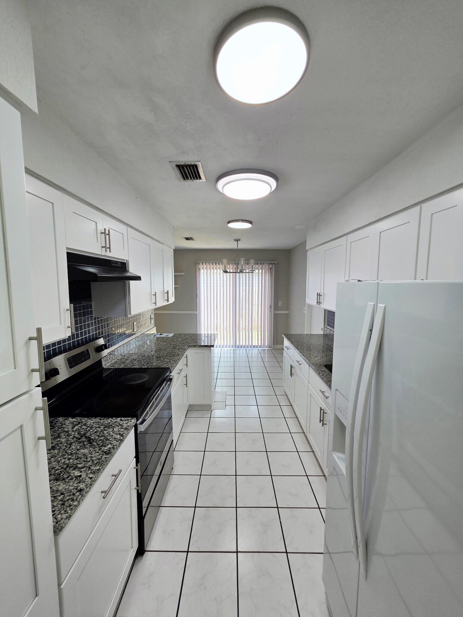 Building Photo - 11548 E Ride Dr