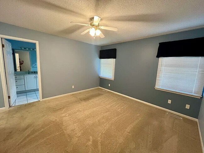 Building Photo - 4-bedroom 3 bath home in Saint joseph
