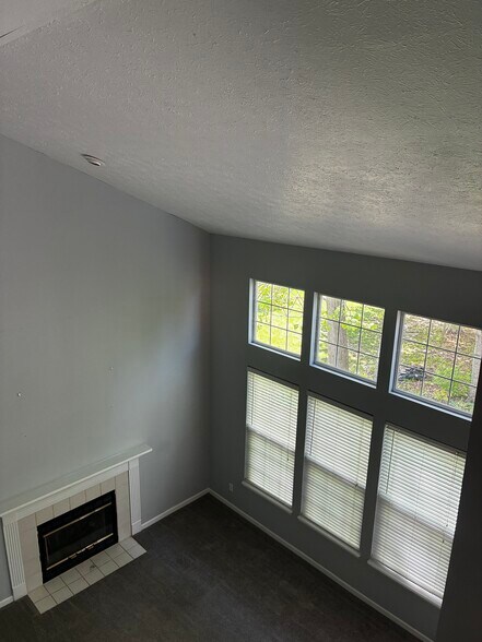 Building Photo - 12647 Gunnison Dr