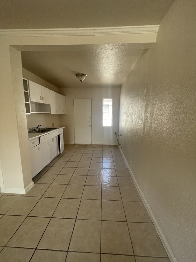 Building Photo - 1402 St Johns Dr