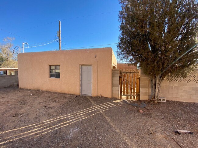 Building Photo - 1200 Stanford Dr NE