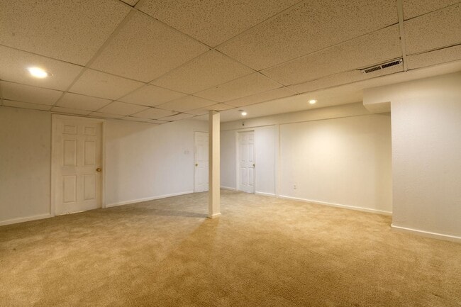 Building Photo - 4162 Whitehall Dr