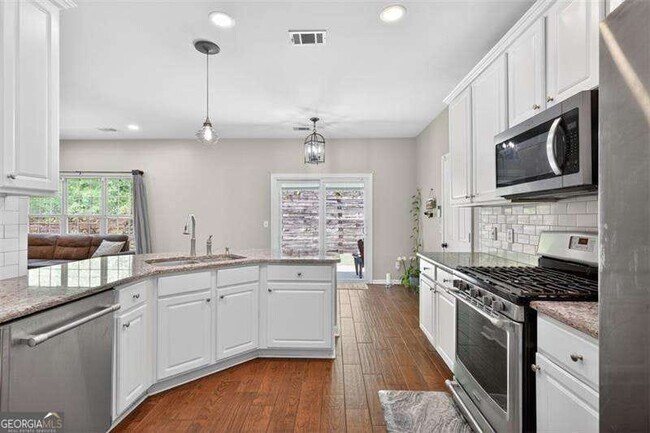 Building Photo - 2865 Stonehenge Ct