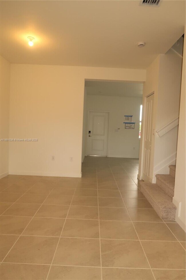 Building Photo - 1509 SE 27th Rd