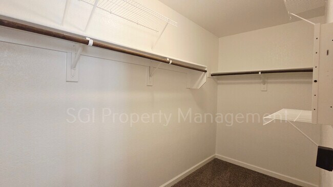 Building Photo - 824 Rivers Creek Ln