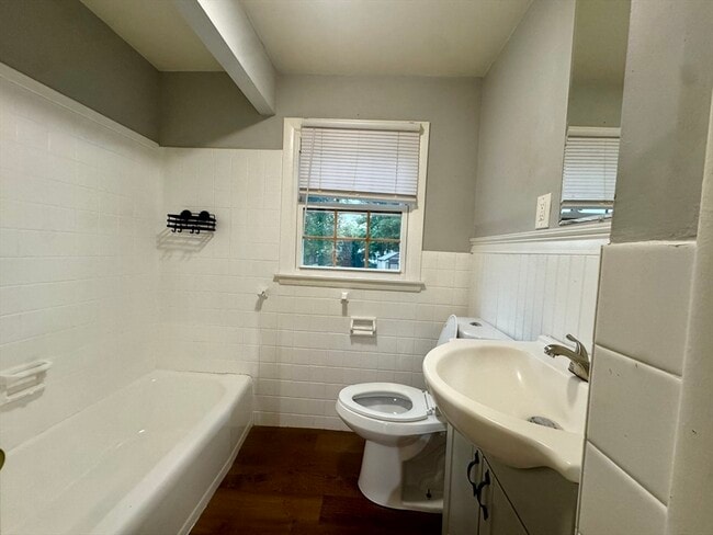 Building Photo - 25 Westmoor Rd