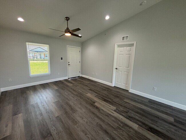 Building Photo - New Construction 3/2/ in Dunnellon