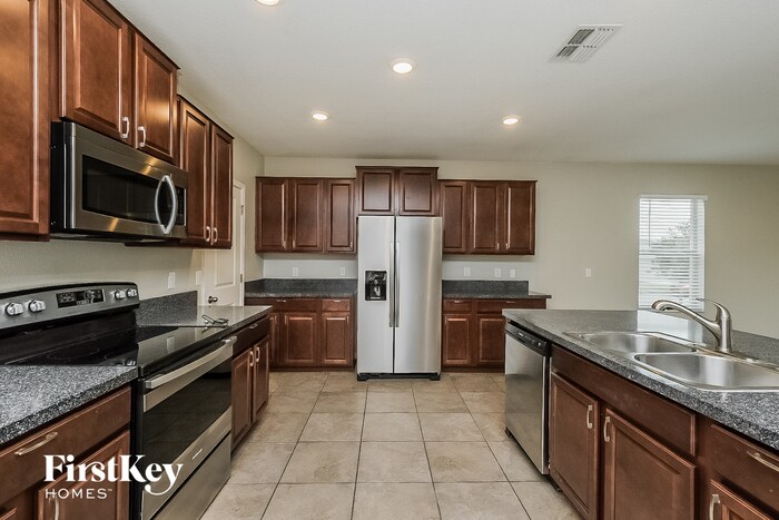 Building Photo - 10111 Crested Fringe Dr