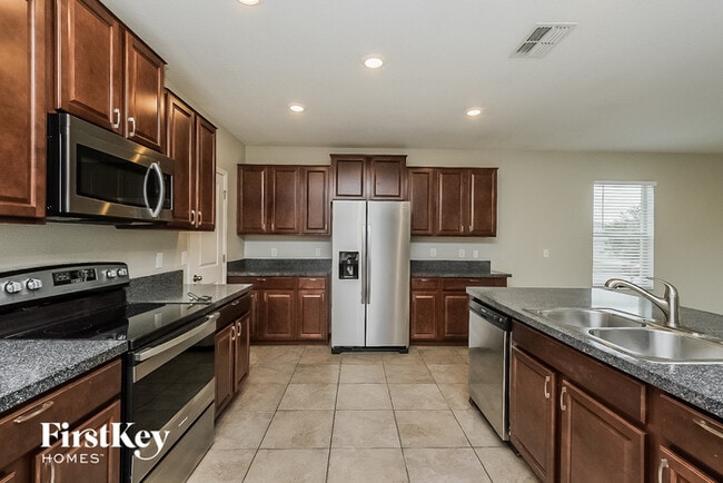 Building Photo - 10111 Crested Fringe Dr