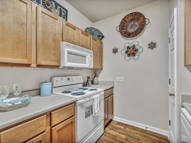 Building Photo - Castle Schools*********Large 2 Bedroom 2 Bath**********Newburgh Indiana Living