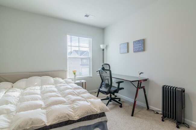 Building Photo - Like New Home in Grovetown