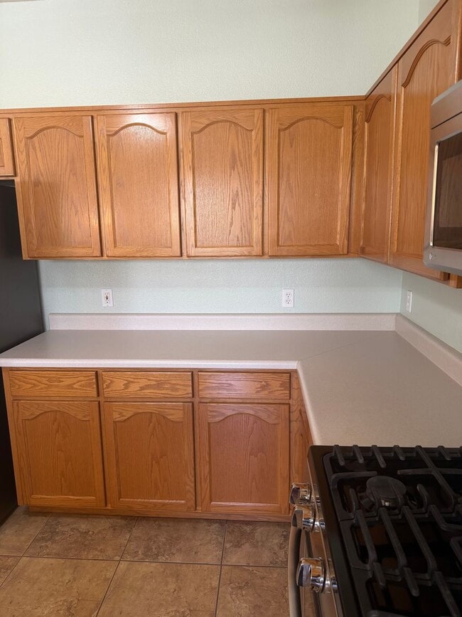 Building Photo - Great Location on Cul de Sac Lot