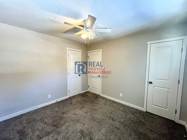 Building Photo - 324 Davie Dr