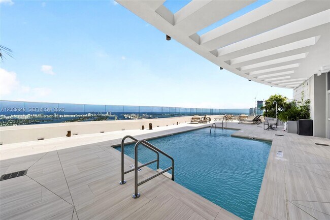 Building Photo - 1400 Biscayne Blvd
