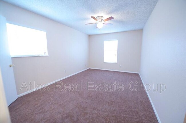 Building Photo - 459 Wright St