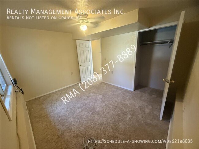 Building Photo - 3540 S Summerset Way