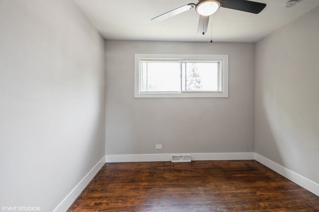 Building Photo - 15463 Diekman Ct