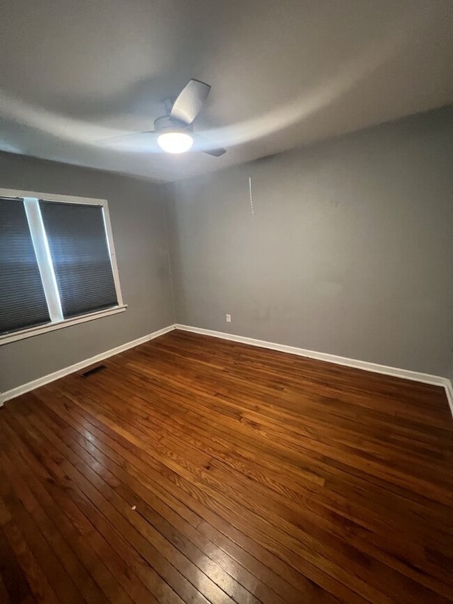 Cute 3 bedroom, 2 bathroom home located in... 3046 E 9th St Joplin MO 64801 Apartment Finder