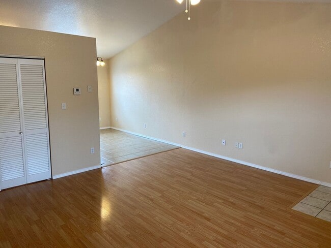 Building Photo - Apartment in Branson East, Kirbyville