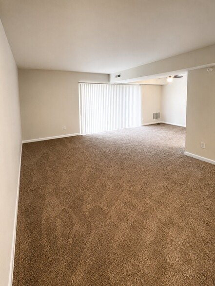 Building Photo - 8263 Russell Rd
