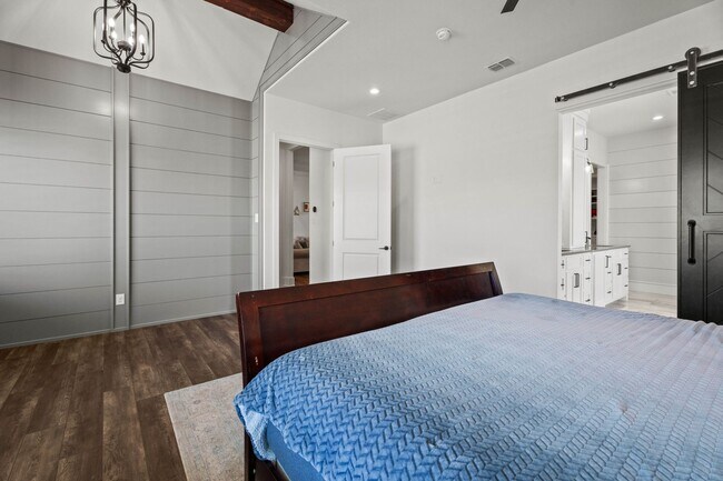 Building Photo - Luxury Home in Kelsey Park
