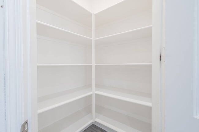 Building Photo - 16220 Retreat Ct