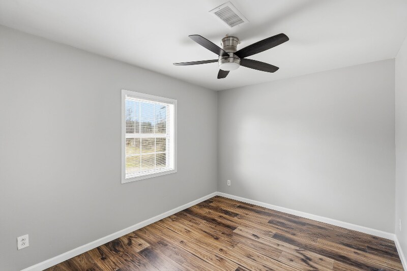 Building Photo - 3681 Lynn Dr