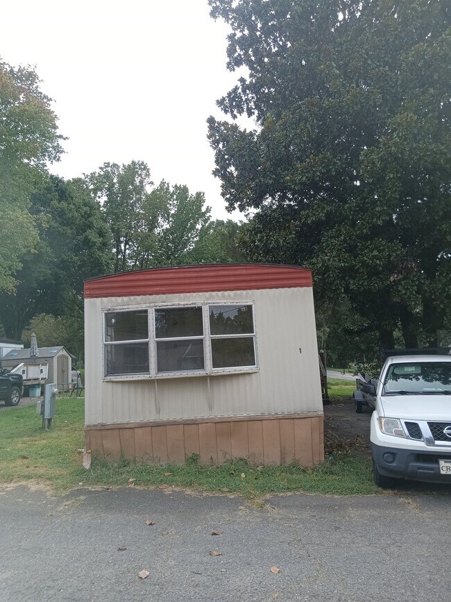 Building Photo - 2865 Hope Church Rd
